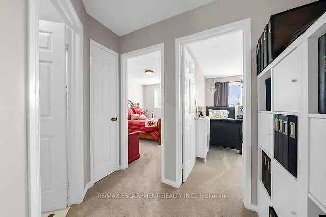 Additional property image - 104 FOXBOROUGH Dr