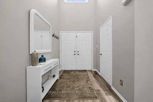 Additional property image - 104 FOXBOROUGH Dr