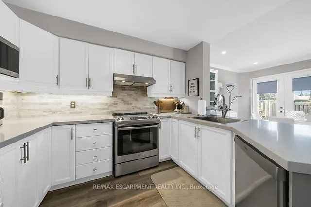 Additional property image - 104 FOXBOROUGH Dr