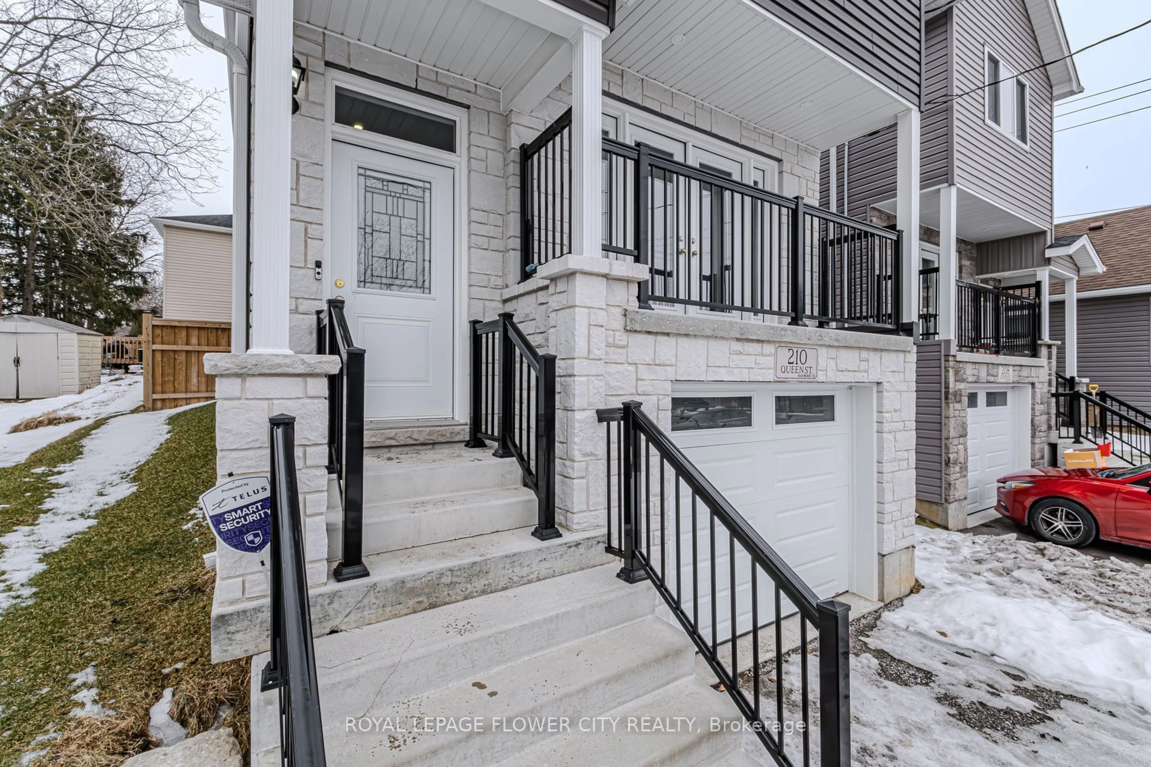 Stairs for 210 Queen St, Norfolk Ontario N3Y 3C8