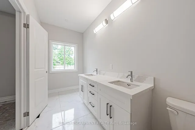 Additional property image - 63 Cesar Pl