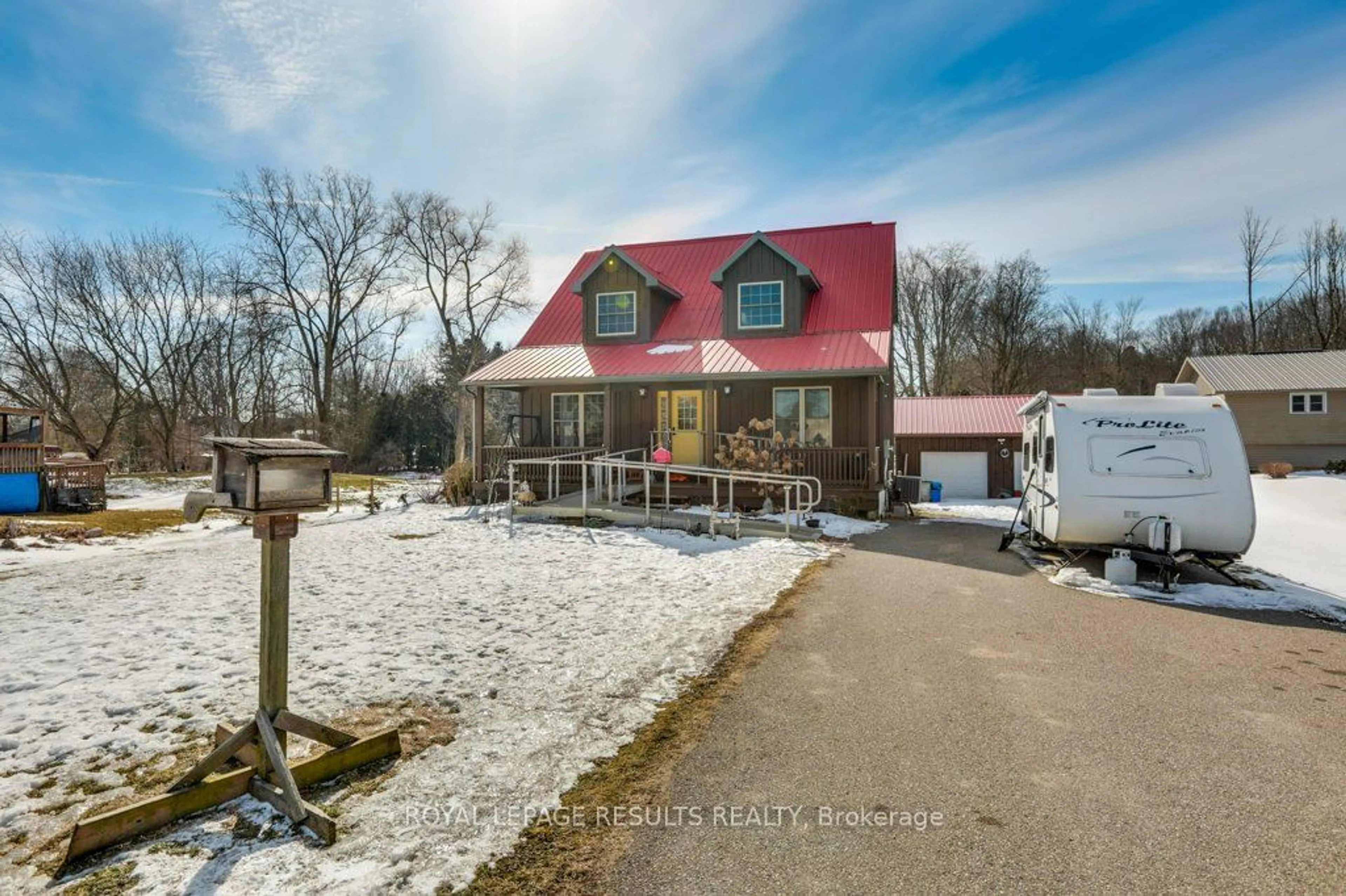 A pic from outside/outdoor area/front of a property/back of a property/a pic from drone, unknown for 49305 Nova Scotia Line, Malahide Ontario N5H 2R2