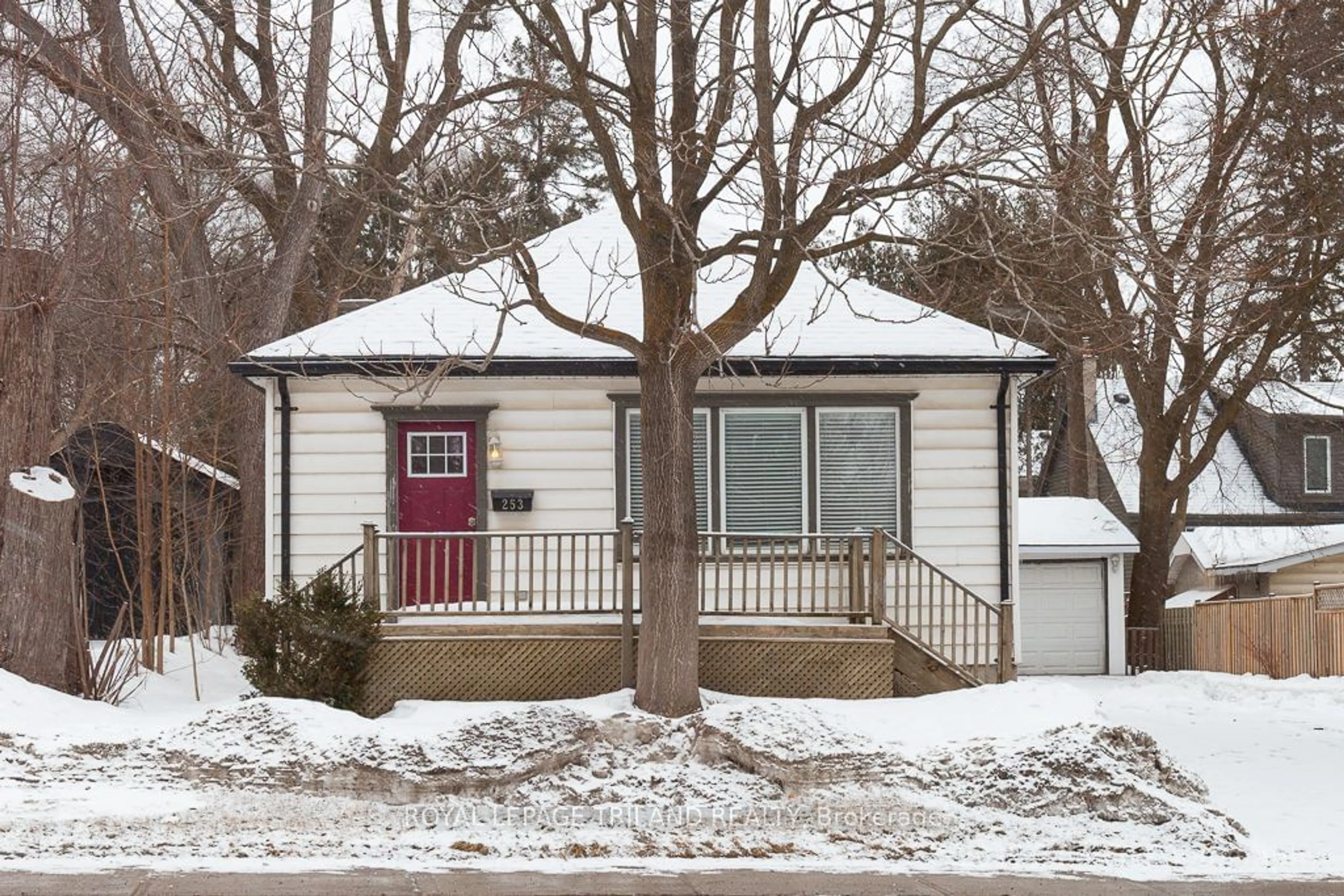 Home with vinyl exterior material, street for 253 Riverside Dr, London Ontario N6H 1E8