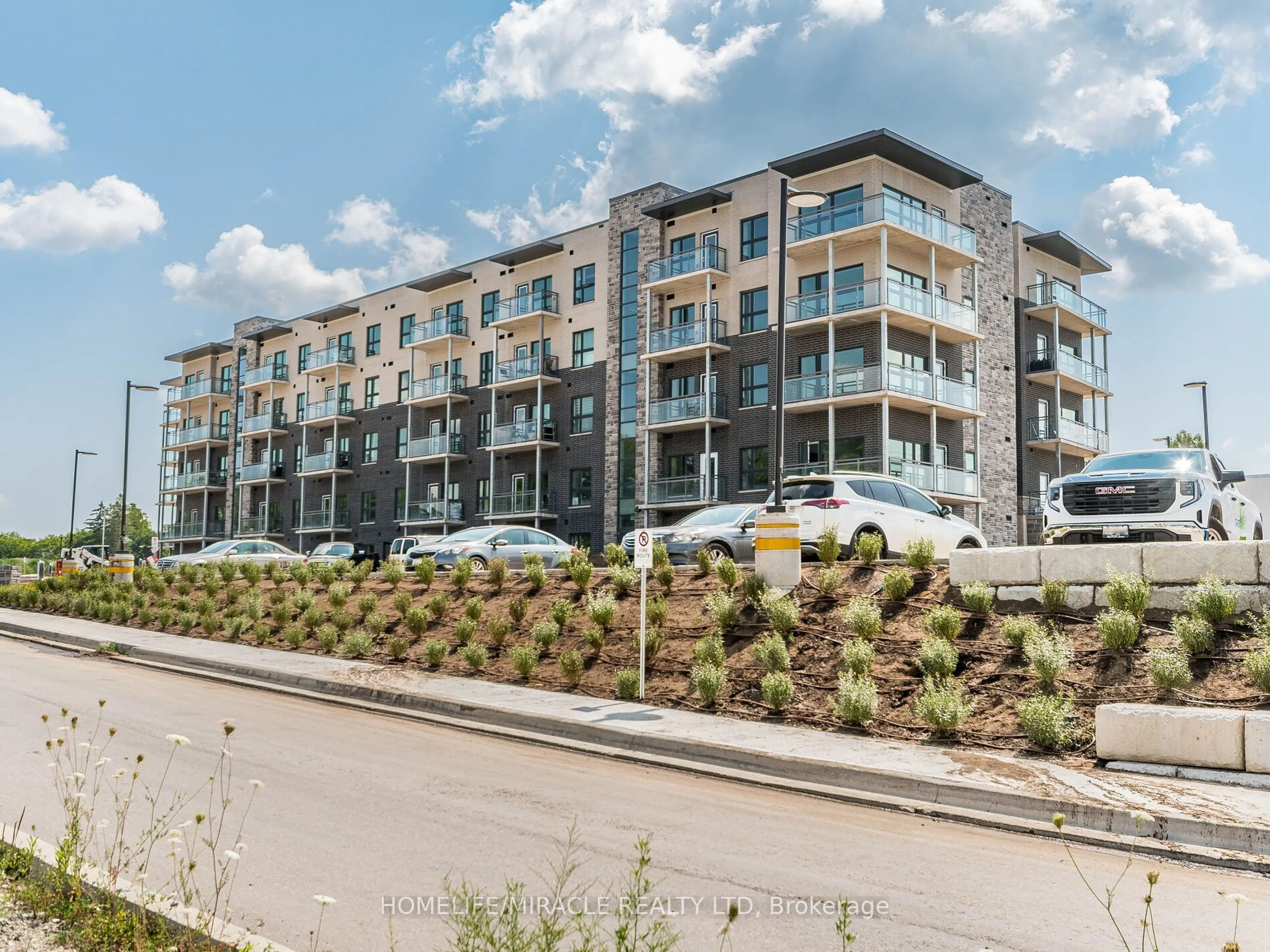 A pic from outside/outdoor area/front of a property/back of a property/a pic from drone, unknown for 1101 Lackner Pl #T2, Kitchener Ontario N2A 0L3