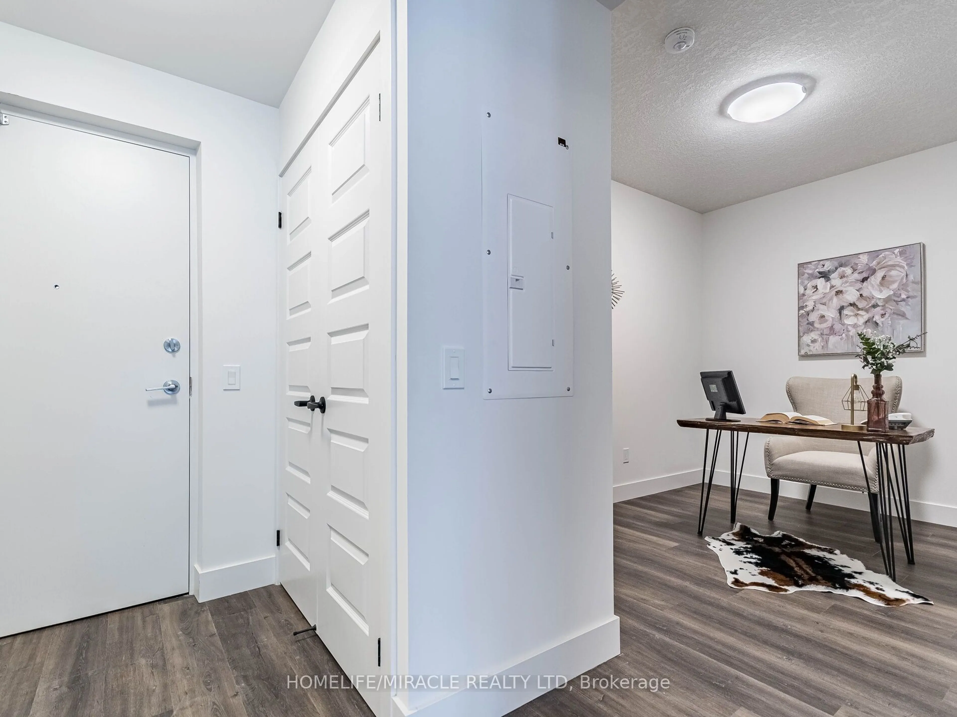 Indoor entryway for 1101 Lackner Pl #T2, Kitchener Ontario N2A 0L3