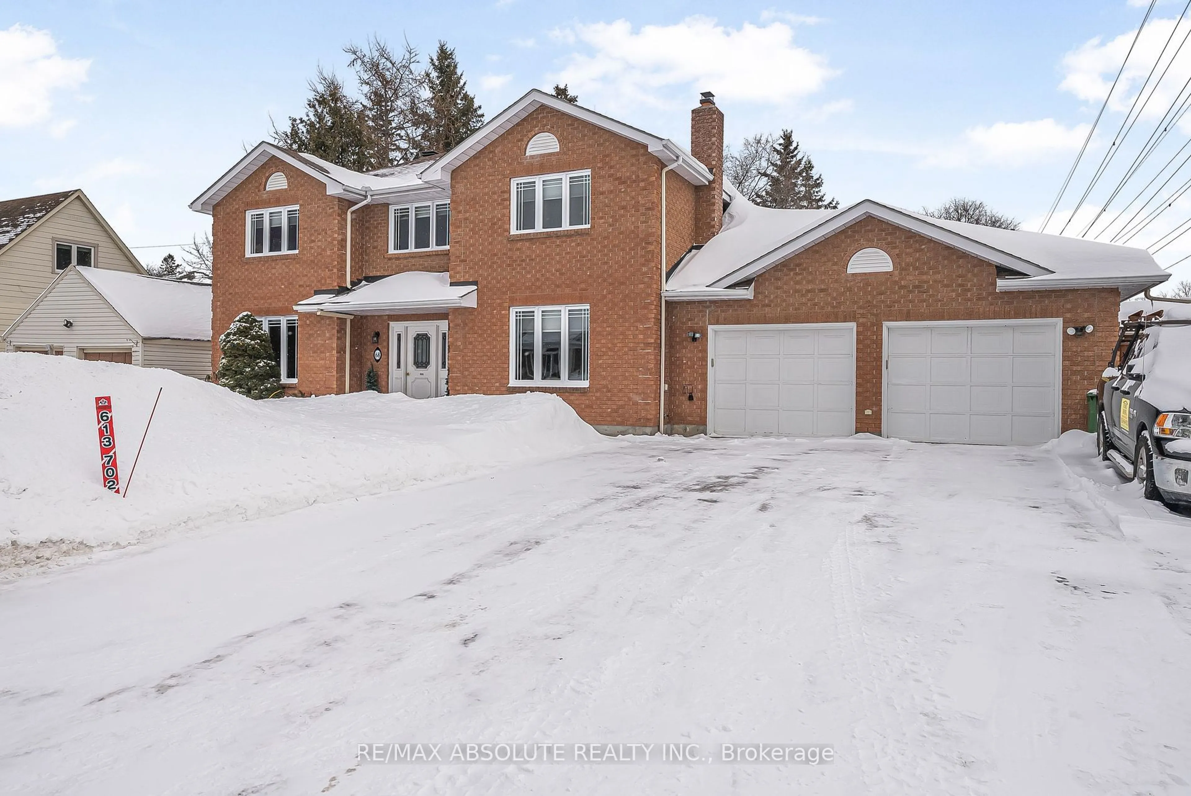 A pic from outside/outdoor area/front of a property/back of a property/a pic from drone, street for 68 St Claire Ave, Ottawa Ontario K2G 2A4