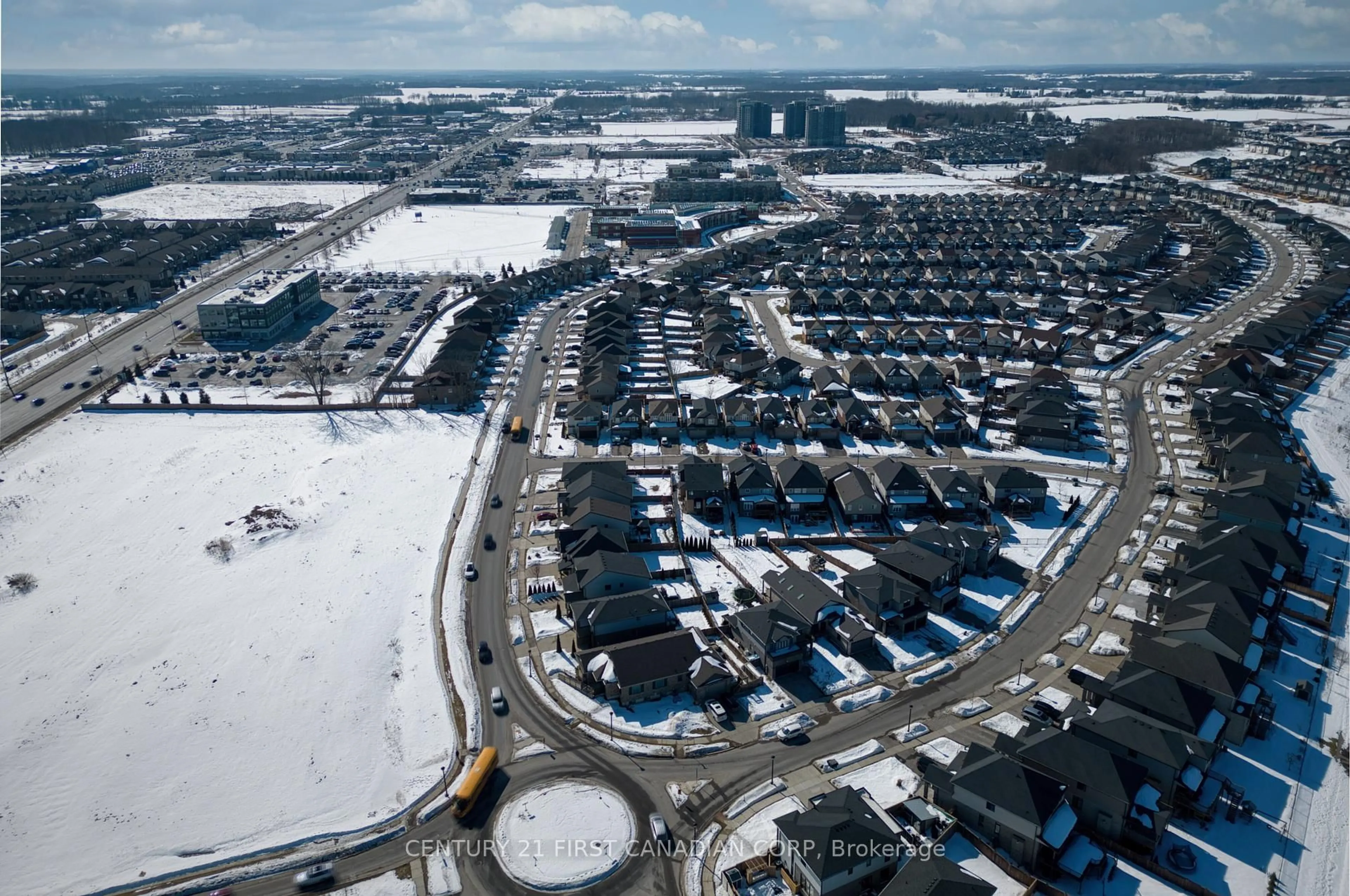 A pic from outside/outdoor area/front of a property/back of a property/a pic from drone, street for 2526 Tokala Tr, London Ontario N6G 0M4