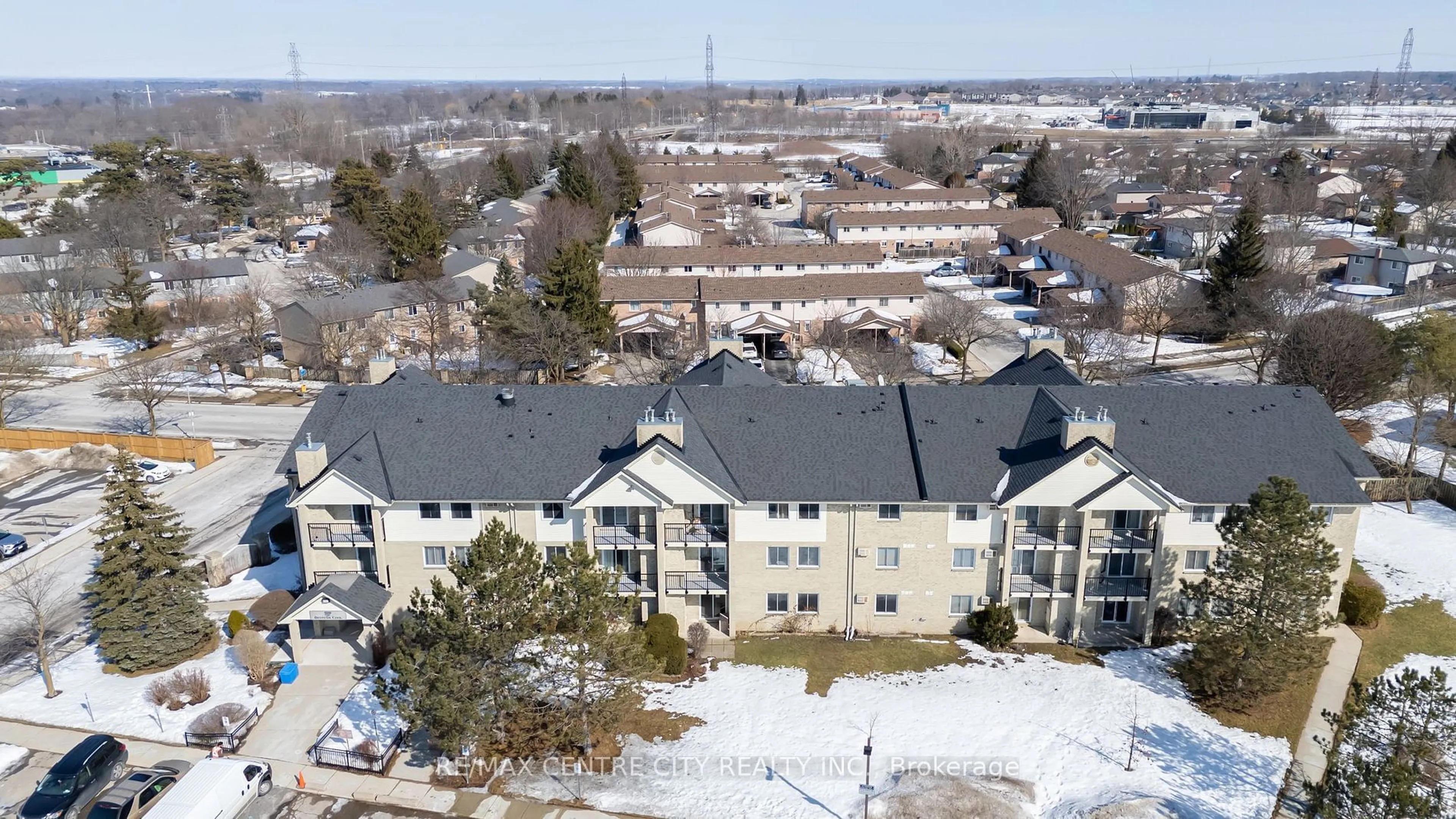 A pic from outside/outdoor area/front of a property/back of a property/a pic from drone, city buildings view from balcony for 729 Deveron Cres #309, London Ontario N5Z 4X5