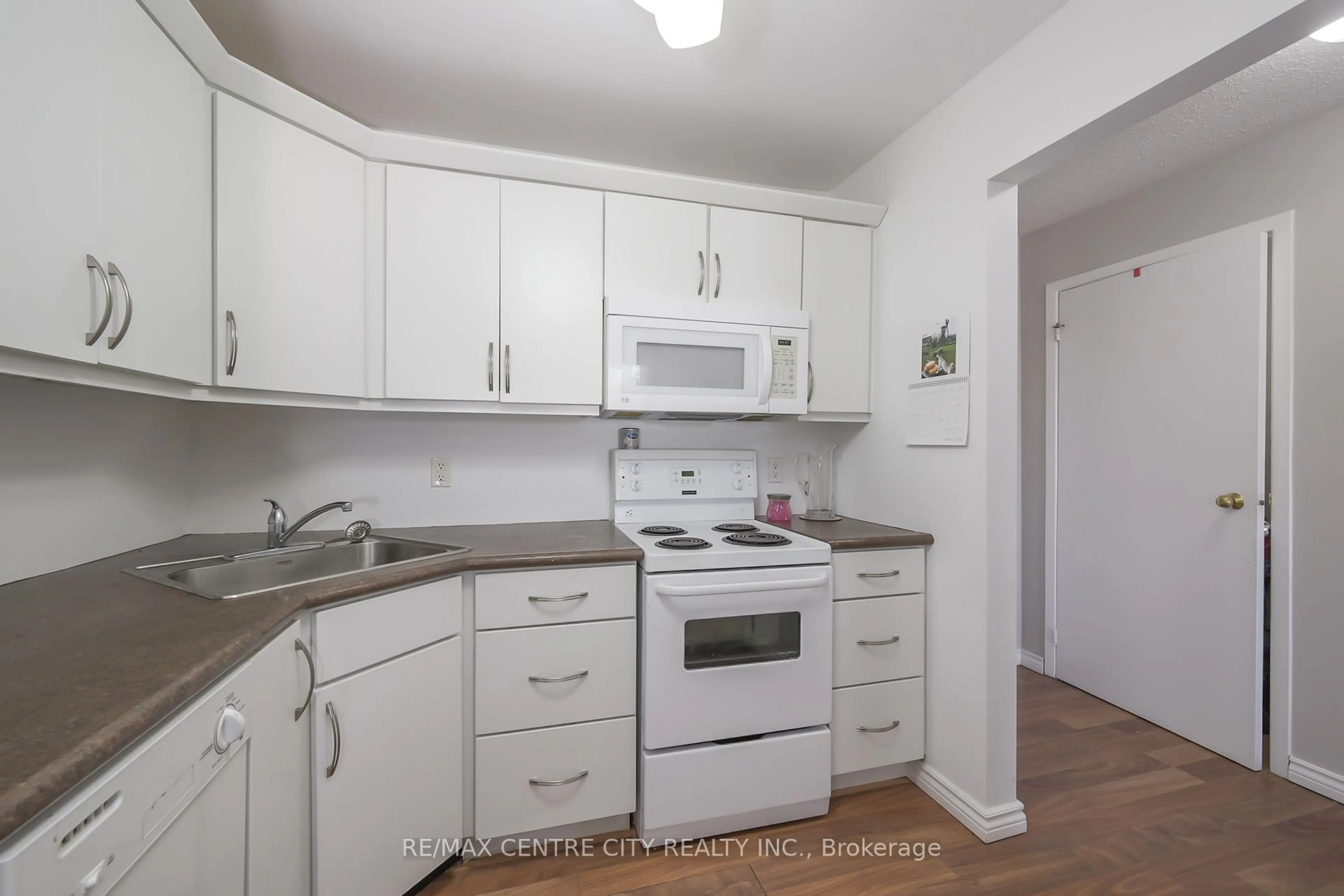 Standard kitchen, unknown for 729 Deveron Cres #309, London Ontario N5Z 4X5