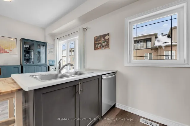 Additional property image - 19 Picardy Dr Unit 8