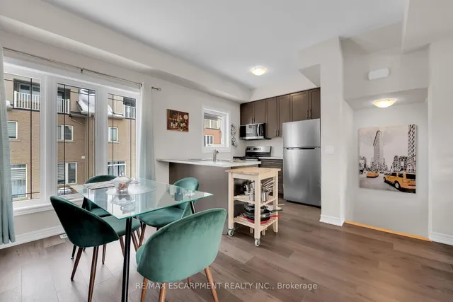 Additional property image - 19 Picardy Dr Unit 8
