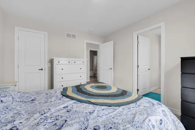 Additional property image - 19 Picardy Dr Unit 8