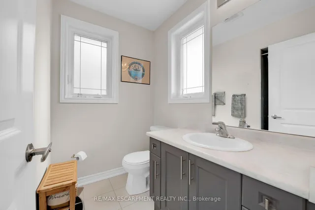 Additional property image - 19 Picardy Dr Unit 8
