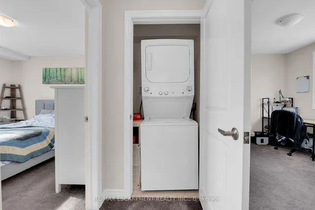 Additional property image - 19 Picardy Dr Unit 8