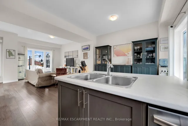 Additional property image - 19 Picardy Dr Unit 8