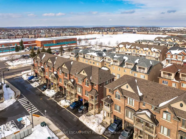 Additional property image - 19 Picardy Dr Unit 8