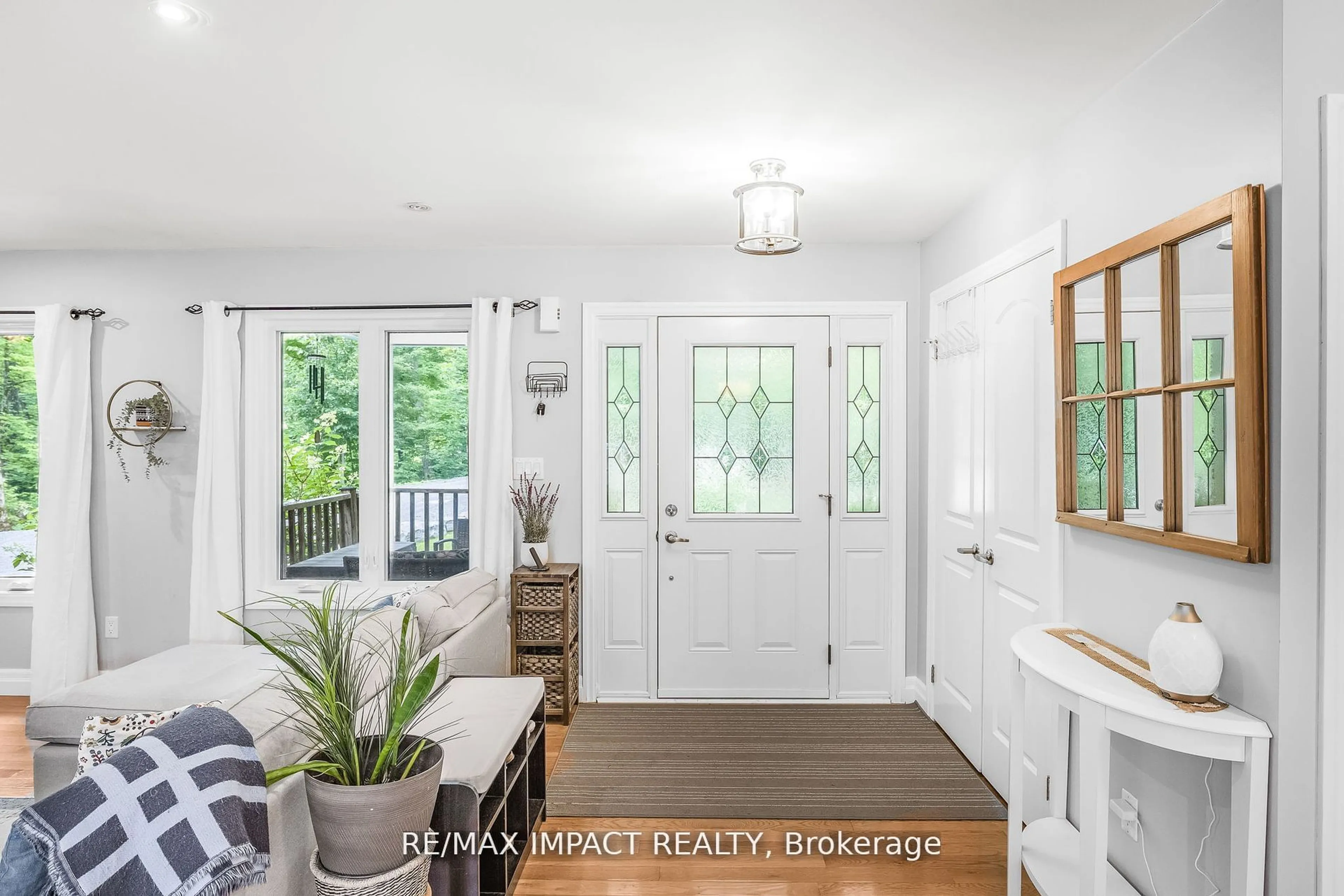 Indoor entryway for 82 Osborne Crt, Marmora and Lake Ontario K0K 2M0