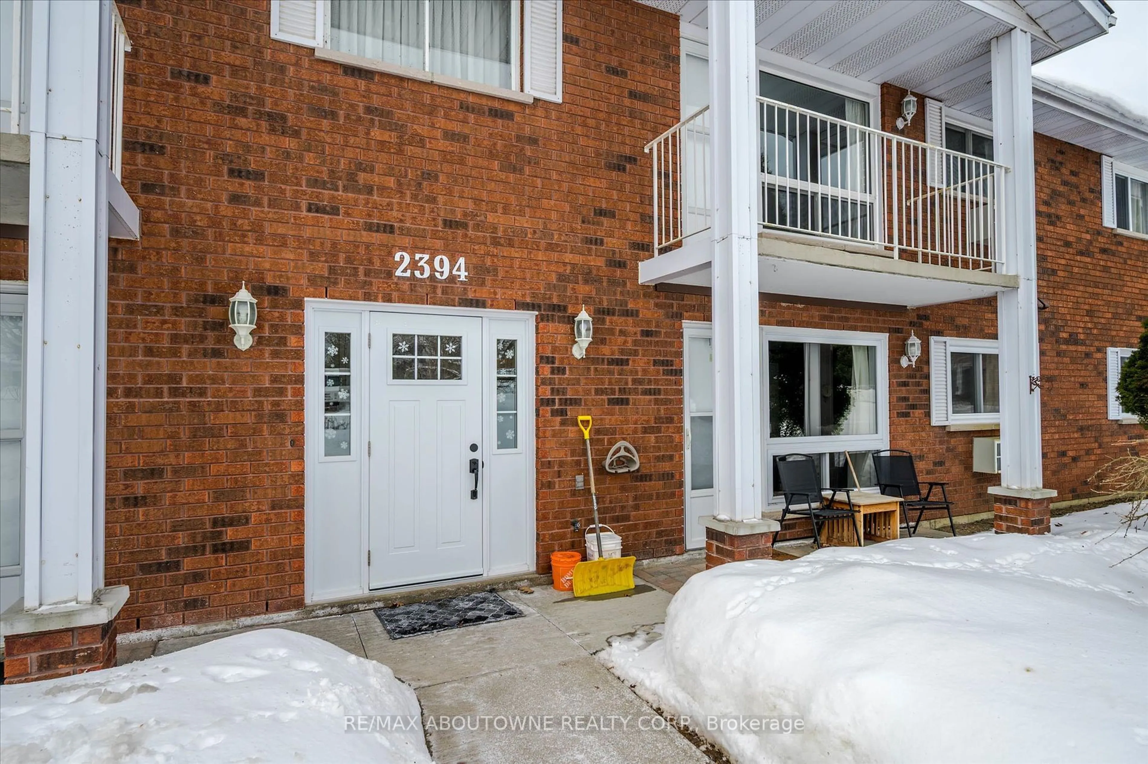 Indoor entryway for 2394 Mountland Dr #201, Peterborough Ontario K9K 2C9