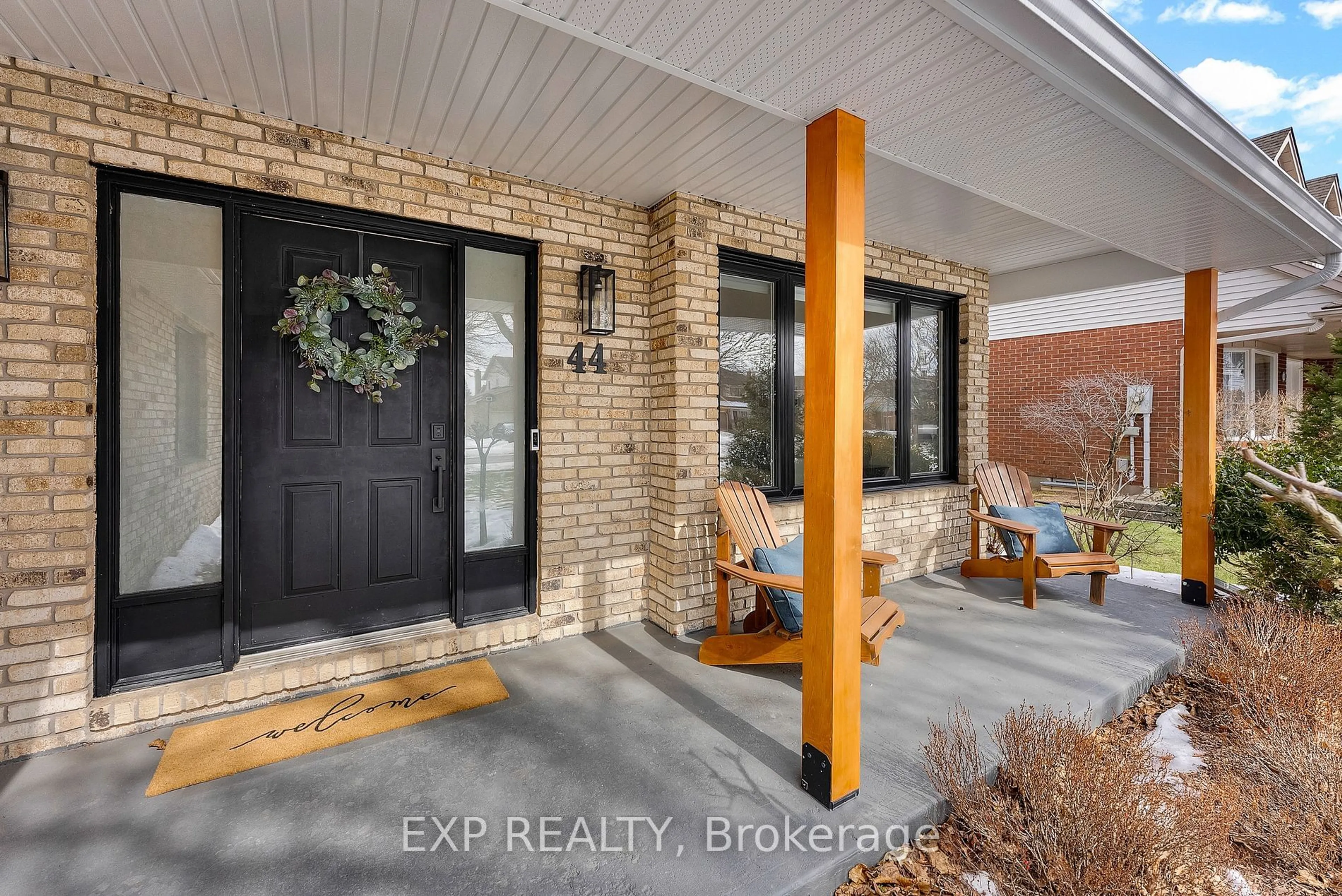 Indoor entryway for 44 Heritage Lane, Welland Ontario L3C 6Z3