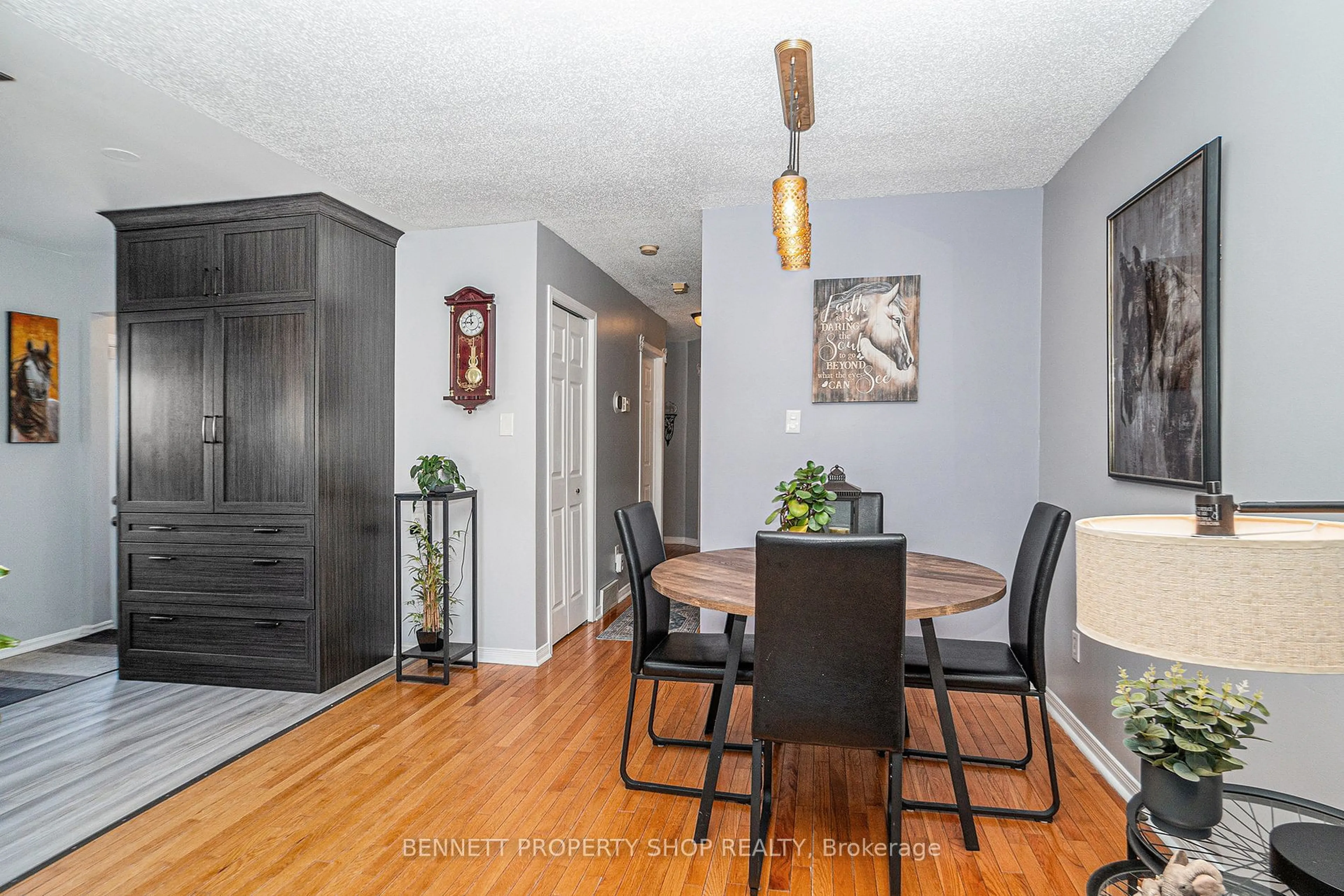 Dining room, wood/laminate floor for 286 Thompson St, Pembroke Ontario K8A 8N7