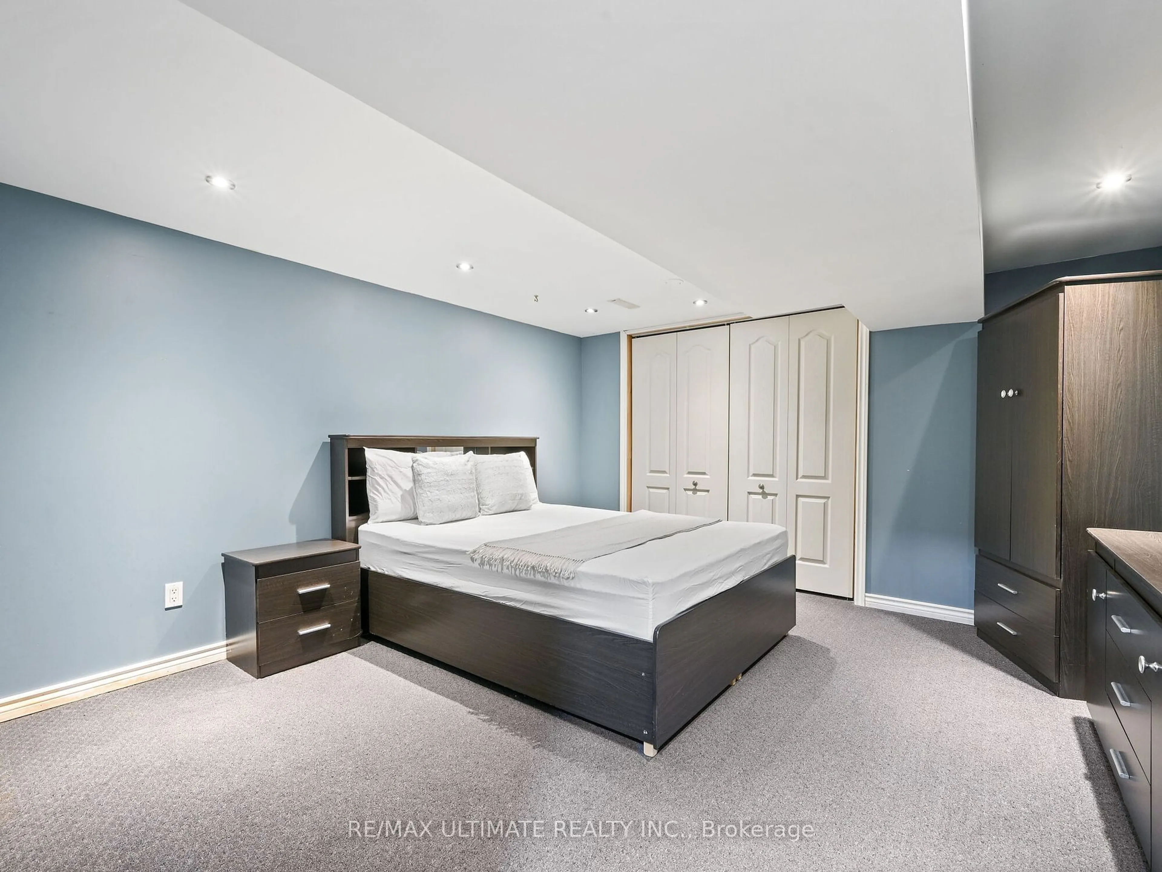 Bedroom with bed, unknown for 162 COLE Cres, Niagara-on-the-Lake Ontario L0S 1J0