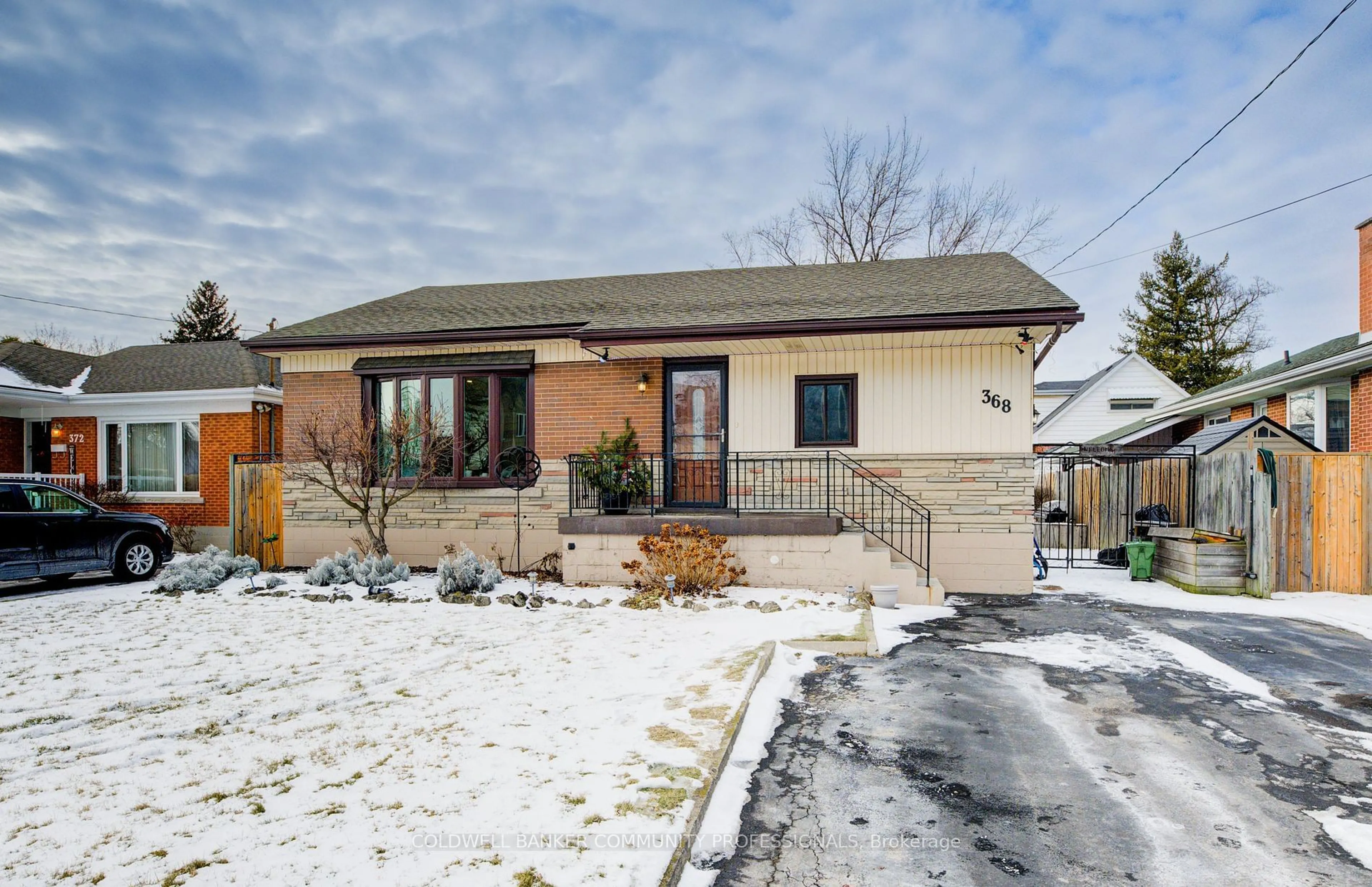 Home with brick exterior material, street for 368 Upper Kenilworth Ave, Hamilton Ontario L8T 4G5