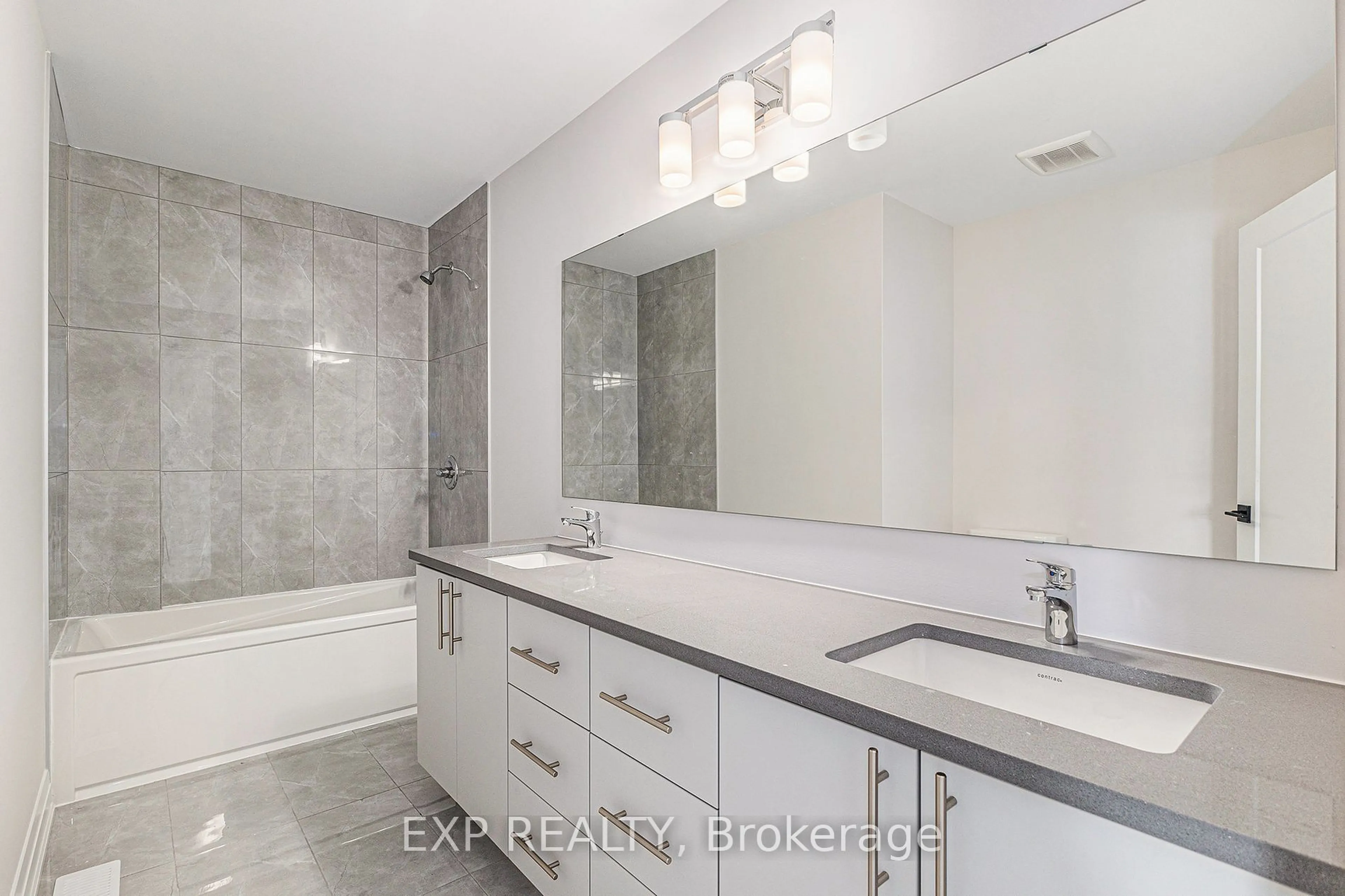 Contemporary bathroom, ceramic/tile floor for 433 Fleet Canuck, Carp - Huntley Ward Ontario K0A 1L0