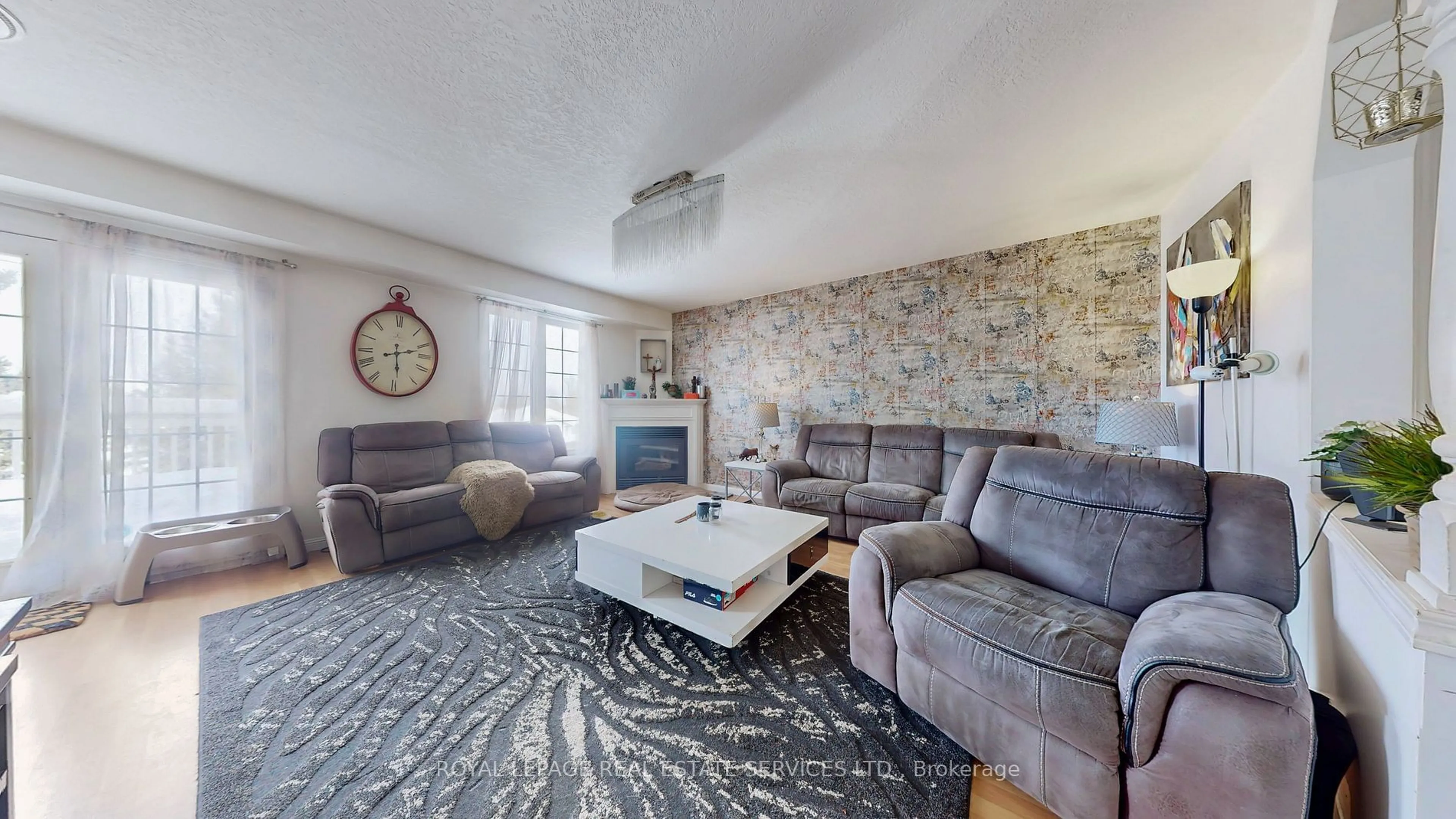 Living room with furniture, unknown for 238 Briarmeadow Dr, Kitchener Ontario N2A 4C4