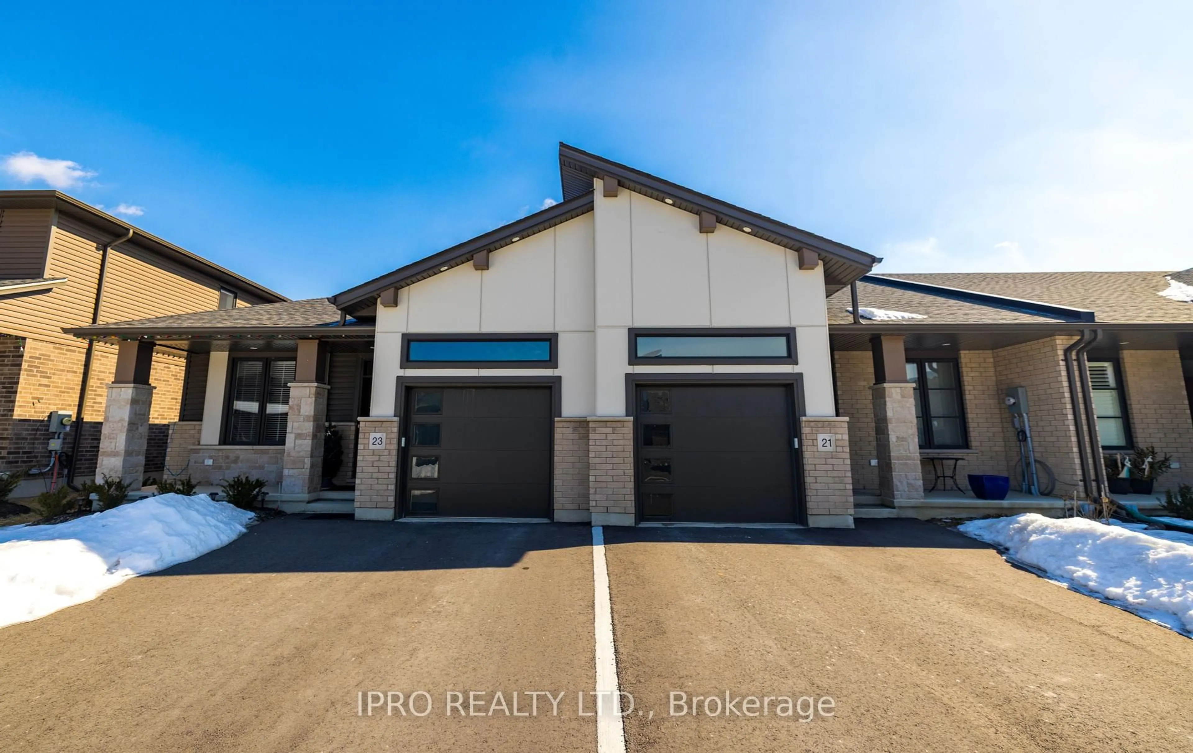 Indoor garage for 23 Martin St, Tillsonburg Ontario N4G 0K3