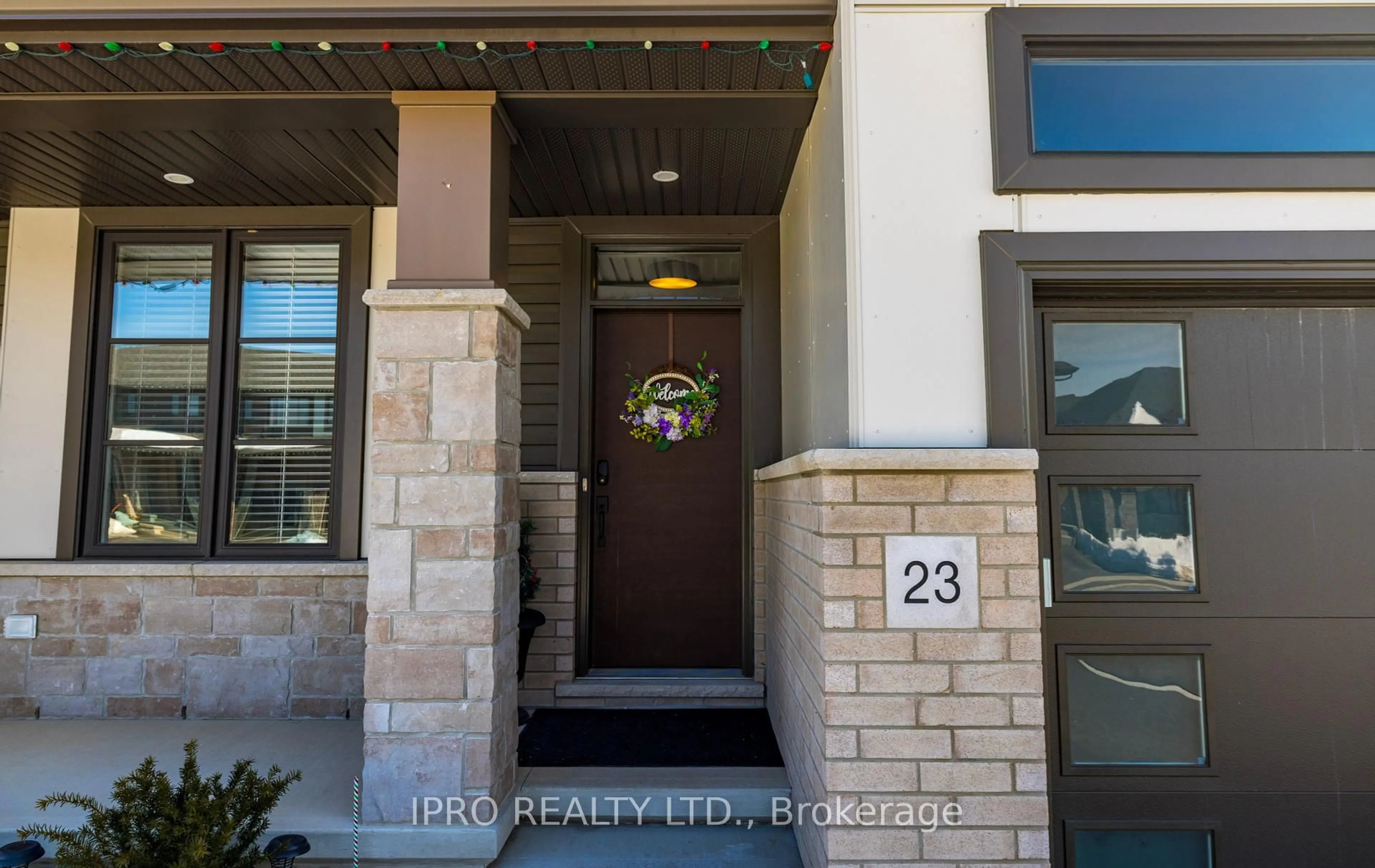 Indoor entryway for 23 Martin St, Tillsonburg Ontario N4G 0K3