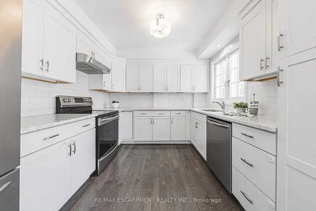 Additional property image - 34 Chedoke Ave
