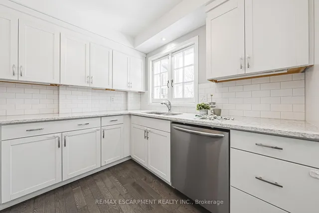 Additional property image - 34 Chedoke Ave