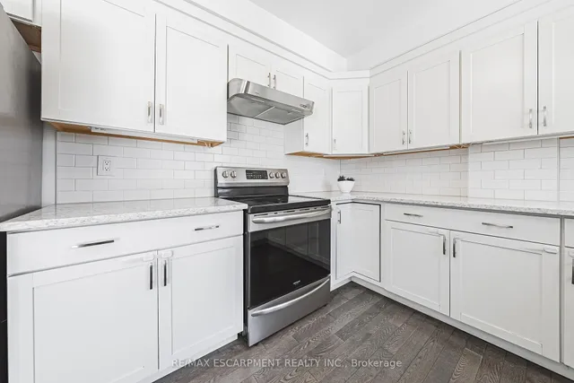 Additional property image - 34 Chedoke Ave
