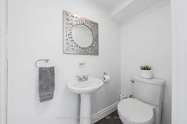 Additional property image - 34 Chedoke Ave