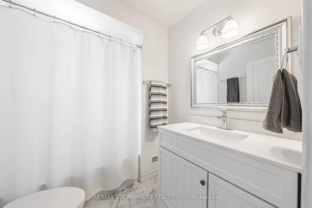 Additional property image - 34 Chedoke Ave