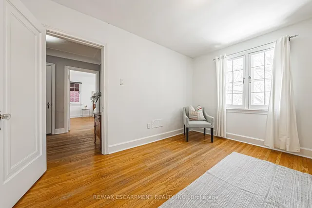 Additional property image - 34 Chedoke Ave