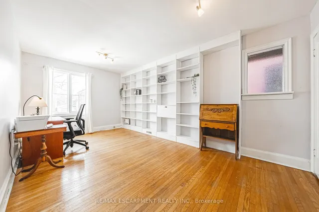Additional property image - 34 Chedoke Ave