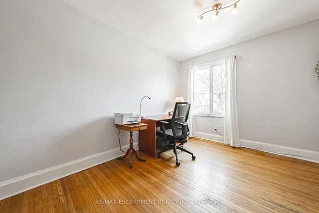 Additional property image - 34 Chedoke Ave
