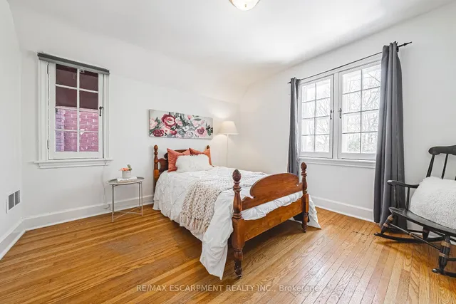 Additional property image - 34 Chedoke Ave