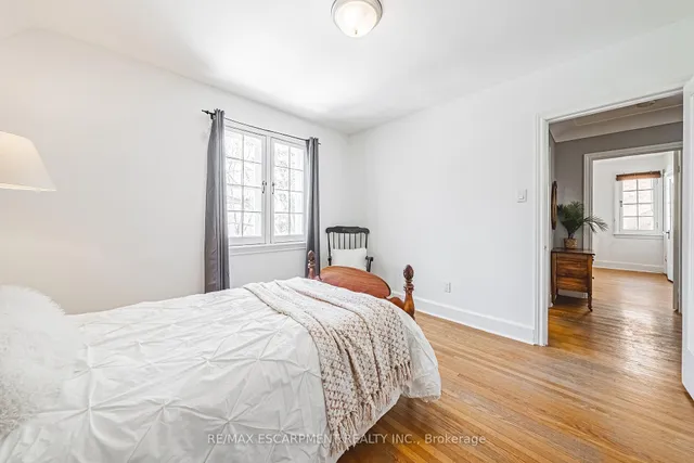 Additional property image - 34 Chedoke Ave