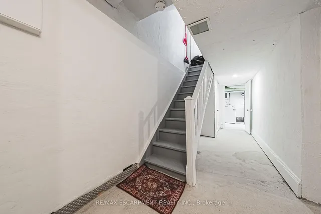 Additional property image - 34 Chedoke Ave