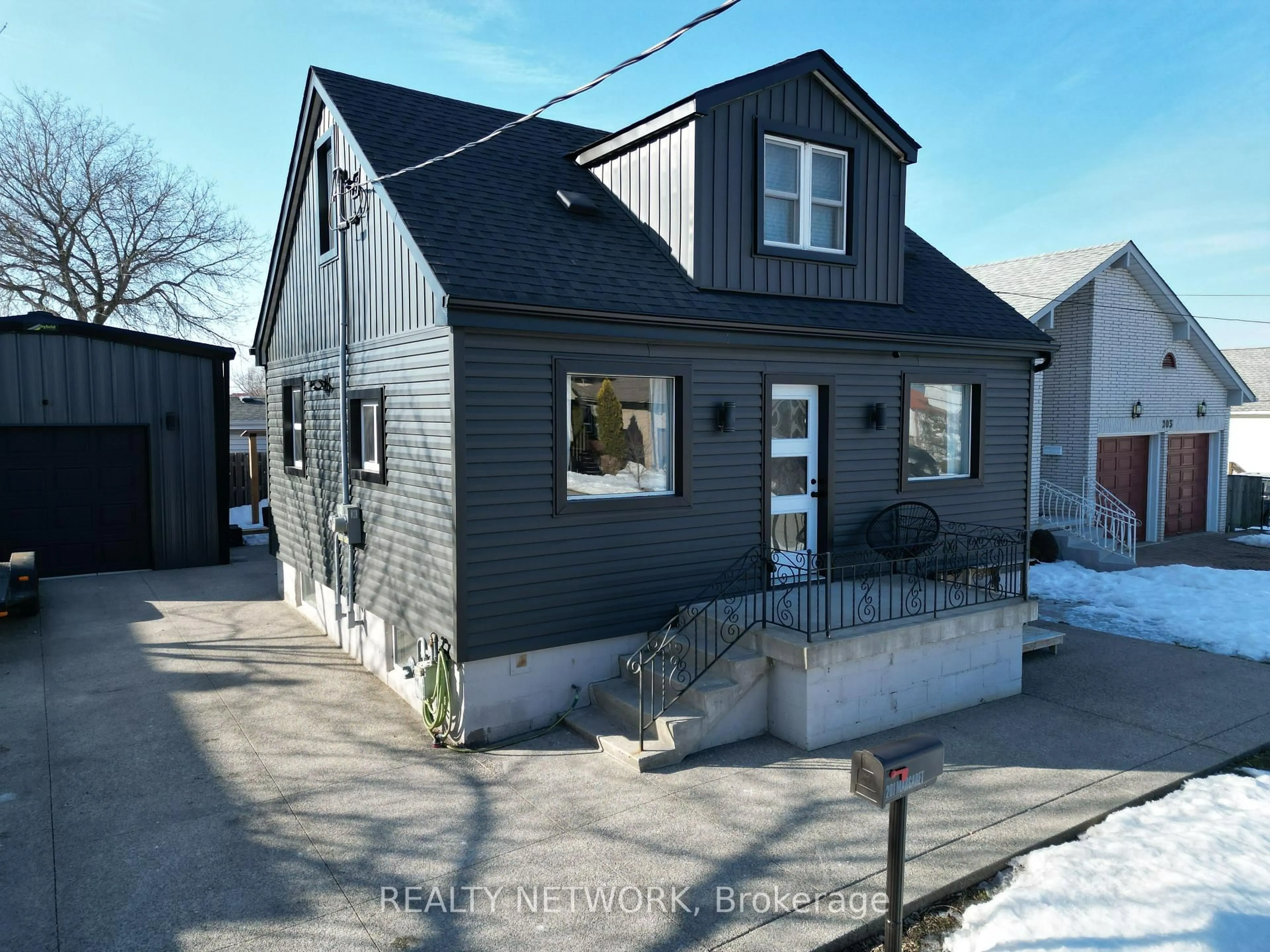 Unknown for 201 Margaret Ave, Hamilton Ontario L8E 2H9