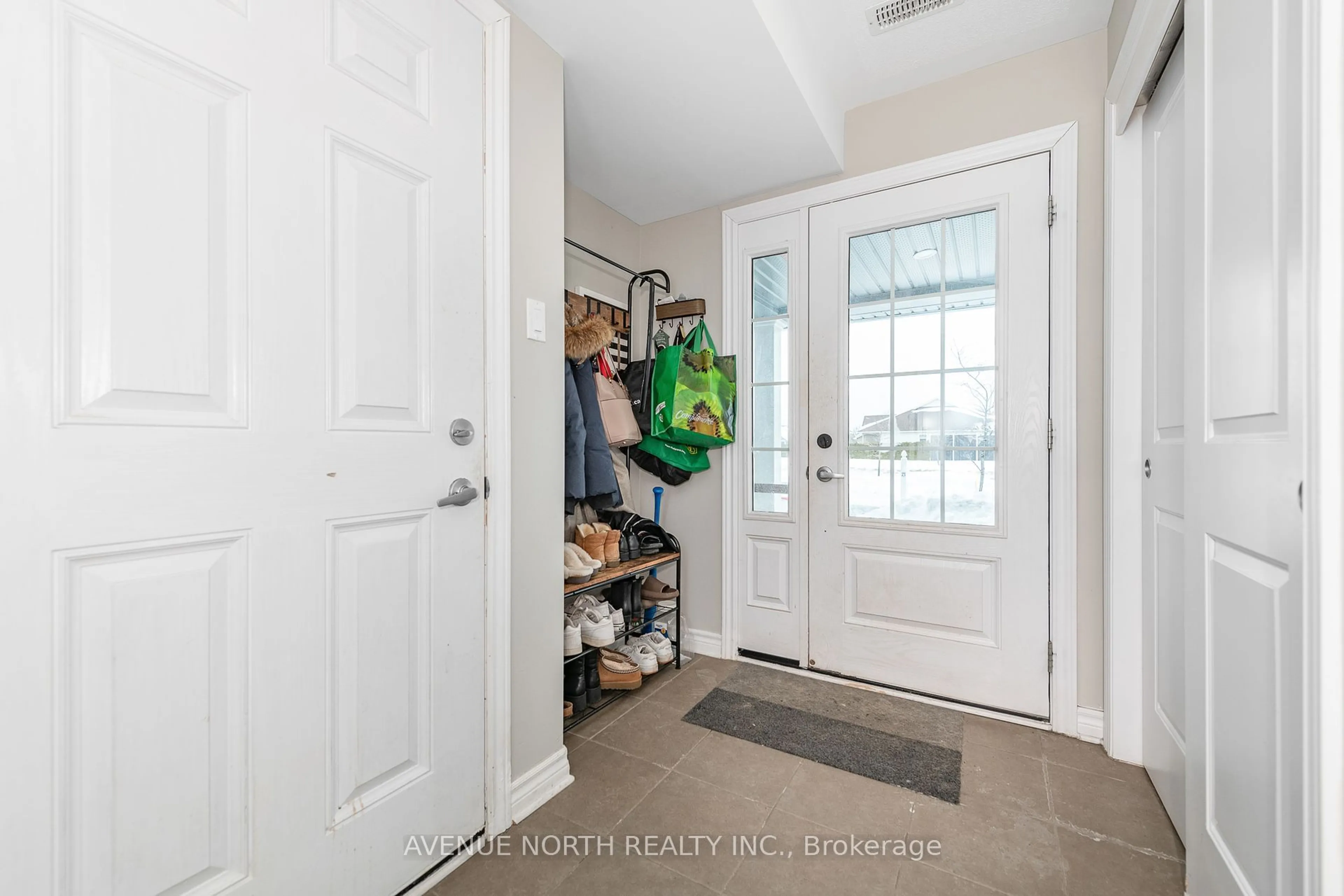 Indoor entryway for 332 Mountain Sorrel Way, Orleans - Cumberland and Area Ontario K4A 1H7