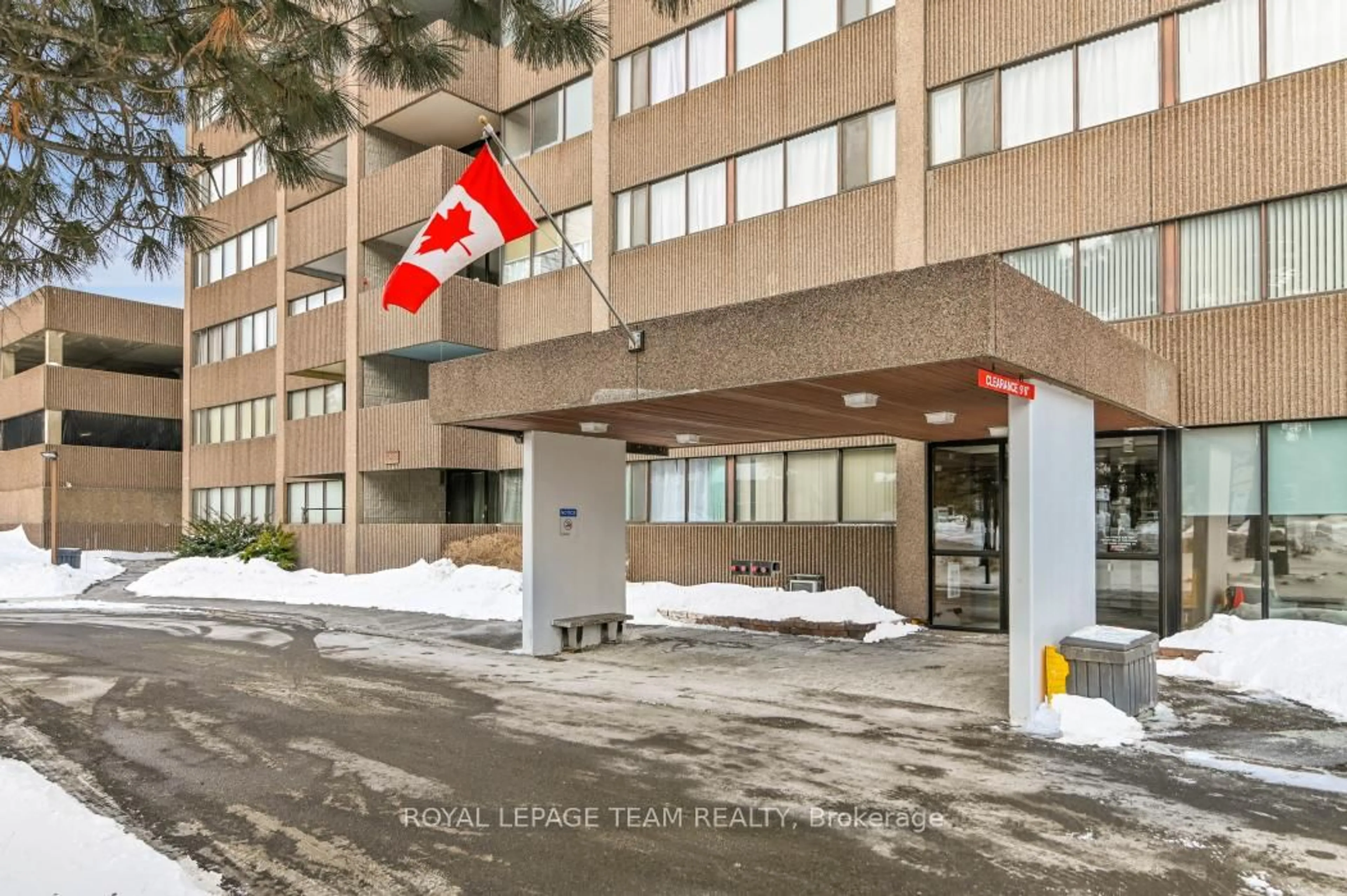 Indoor foyer for 1285 Cahill Dr #1704, Hunt Club - South Keys and Area Ontario K1V 9A7