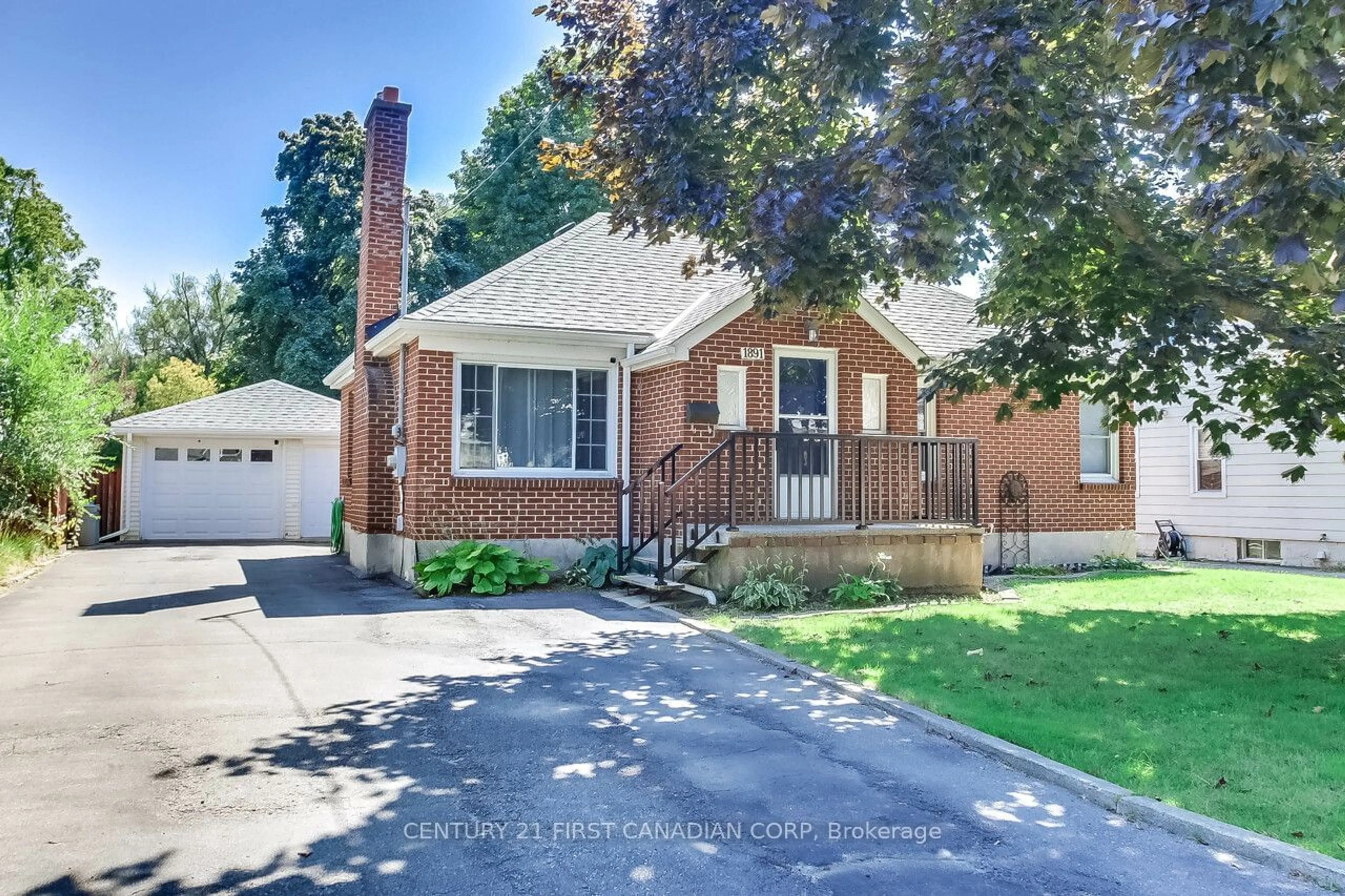 Home with brick exterior material, street for 1891 Parkhurst Ave, London Ontario N5V 2C4