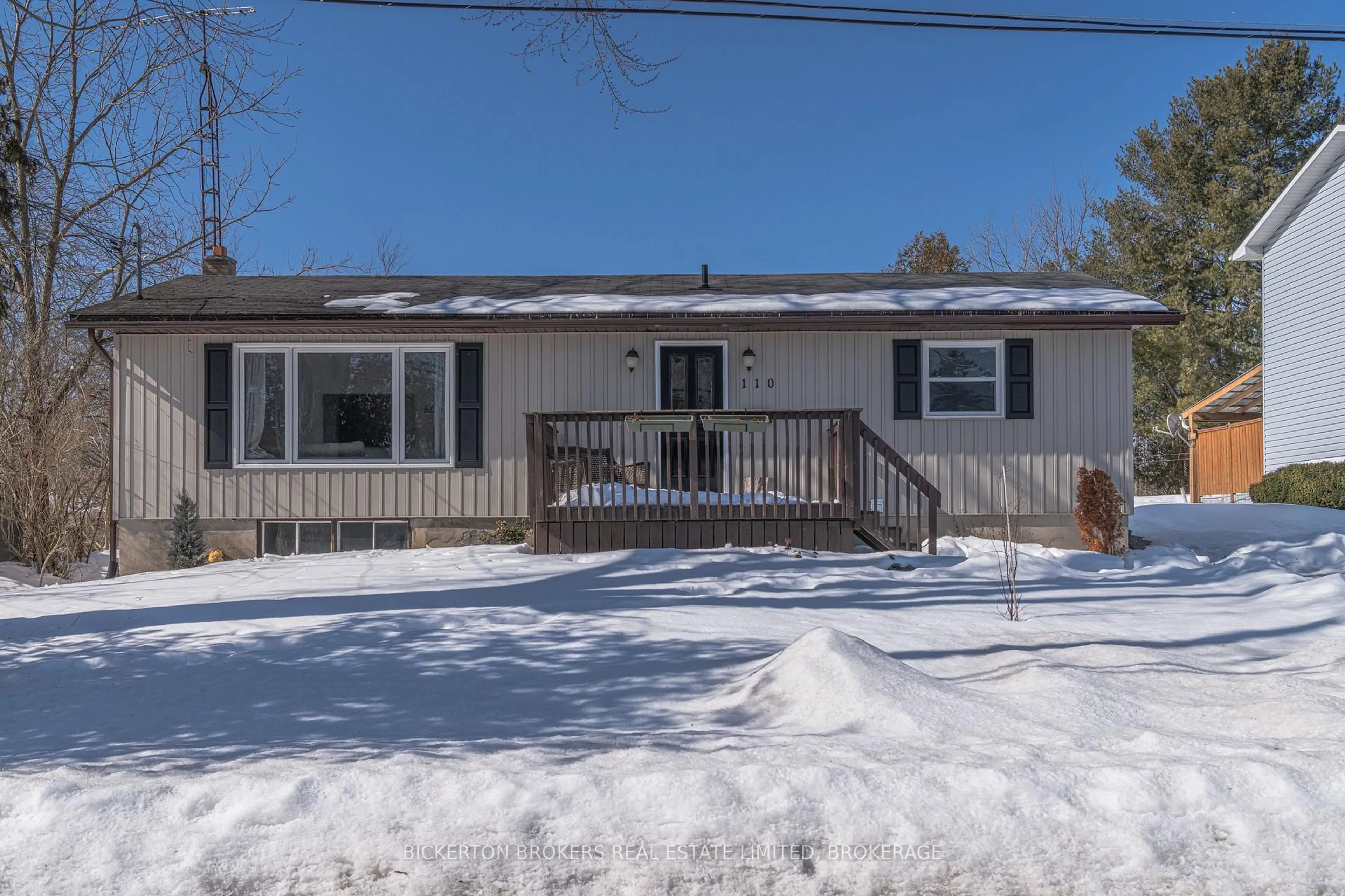 Home with vinyl exterior material, street for 110 Birch St, Gananoque Ontario K7G 2T4