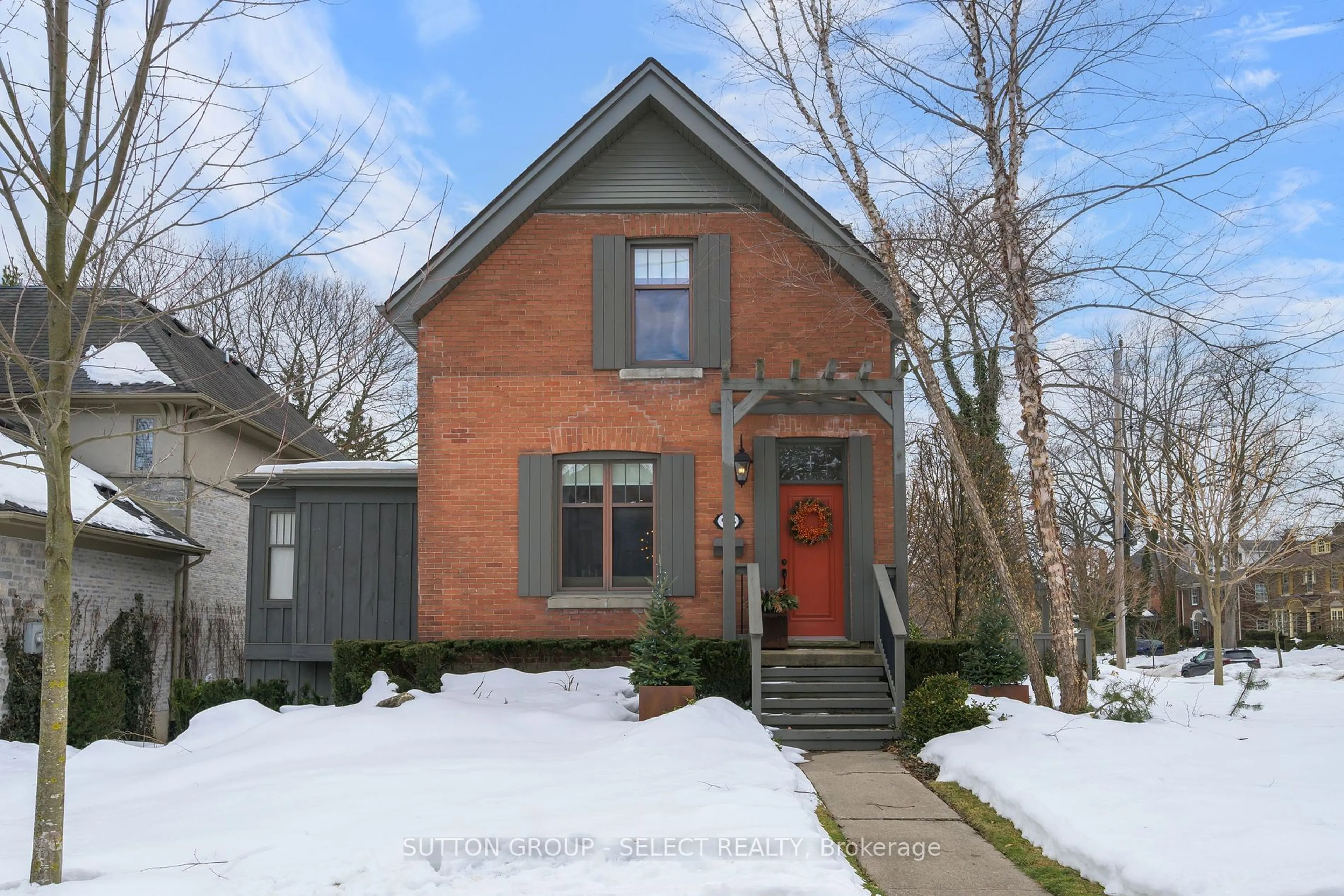 Home with brick exterior material, street for 995 Wellington St, London Ontario N6A 3T3