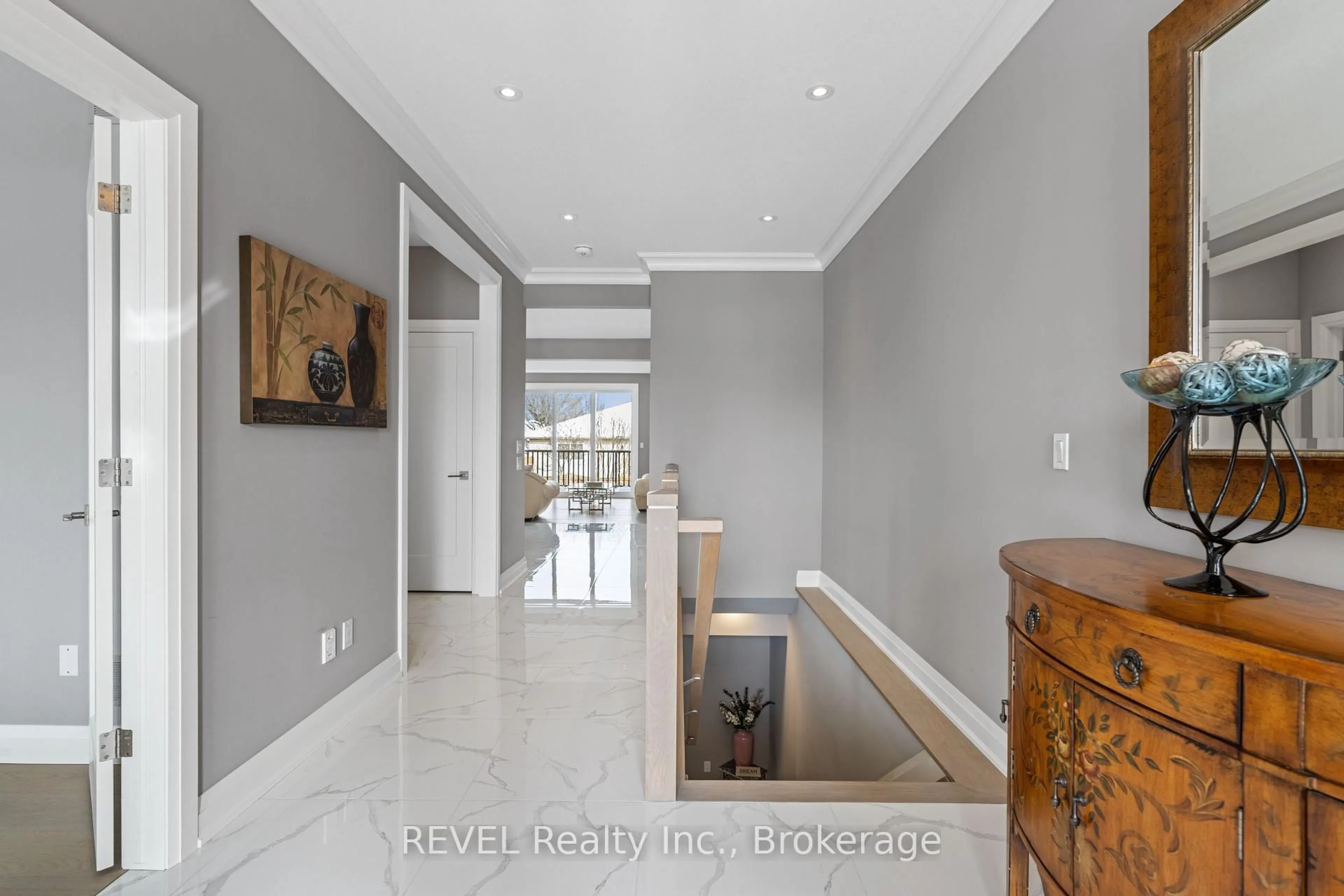 Indoor foyer for 11 Emily Lane, Pelham Ontario L0S 1E4