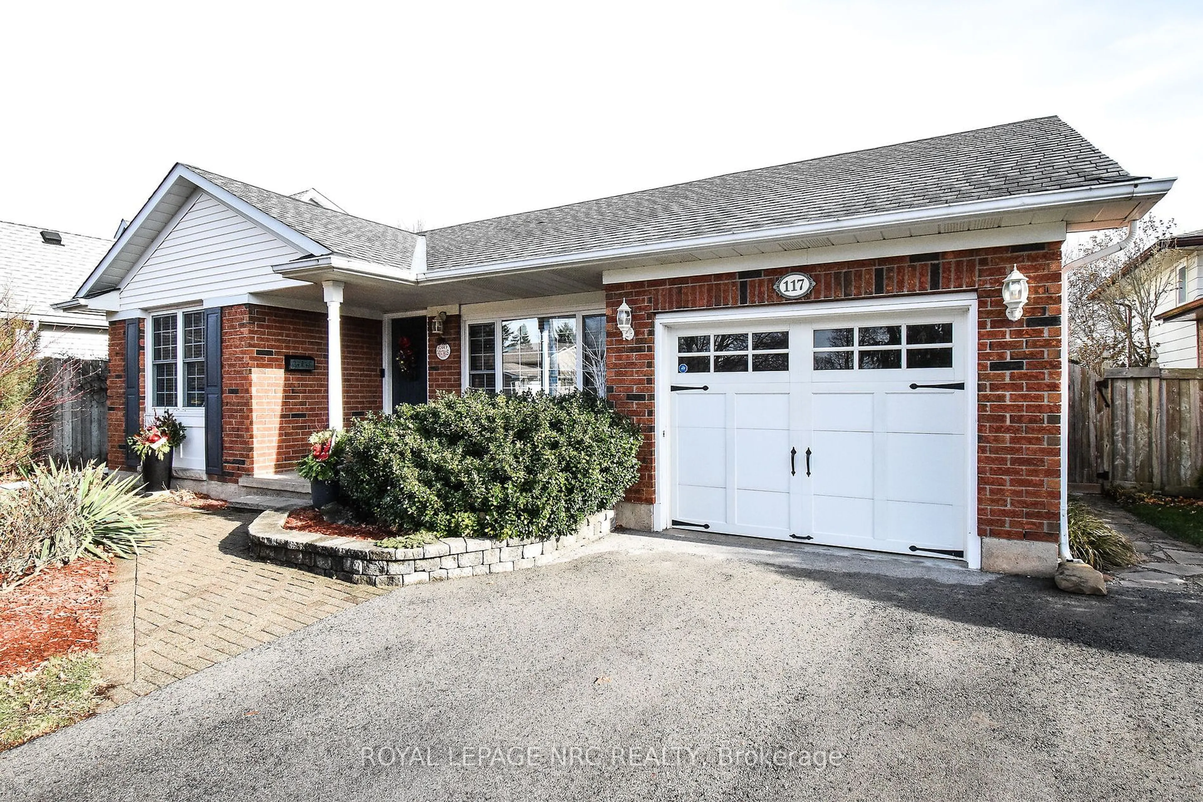 Home with brick exterior material, street for 117 Page Dr, Welland Ontario L3C 6L8