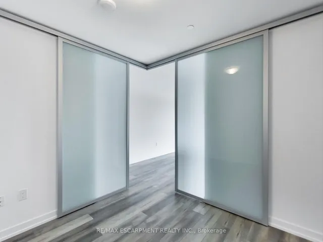 Additional property image - 470 Dundas St Unit 811
